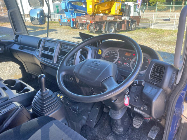 日野レンジャーダンプ増トン（6t・8t）[写真35]