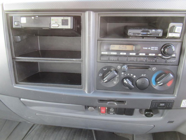 いすゞフォワードアルミバン中型（4t）[写真12]