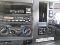 いすゞフォワードアルミバン中型（4t）[写真13]