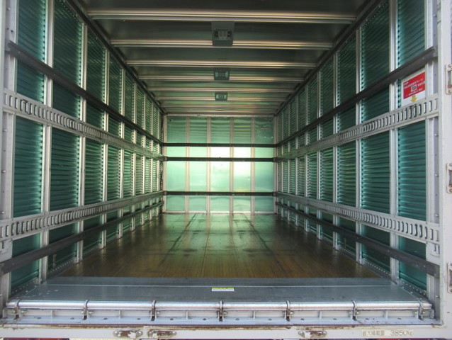 いすゞフォワードアルミバン中型（4t）[写真20]