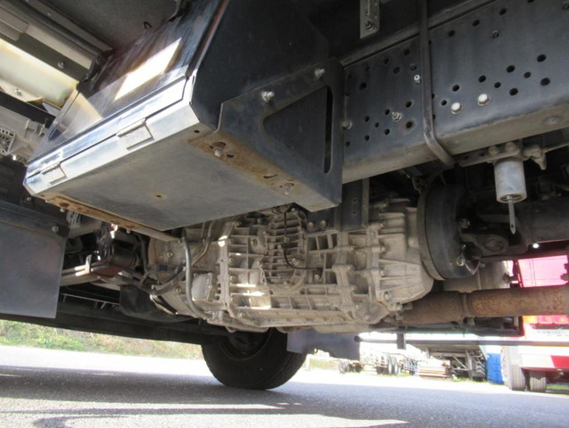 いすゞフォワードアルミバン中型（4t）[写真30]