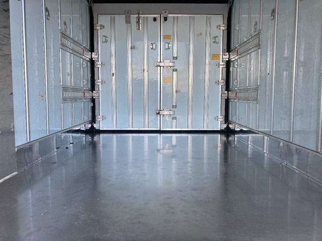 いすゞエルフ冷凍車（冷蔵車）小型（2t・3t）[写真16]