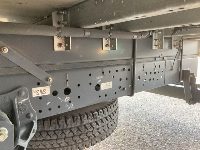 いすゞエルフ冷凍車（冷蔵車）小型（2t・3t）[写真25]