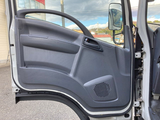 いすゞエルフ冷凍車（冷蔵車）小型（2t・3t）[写真28]