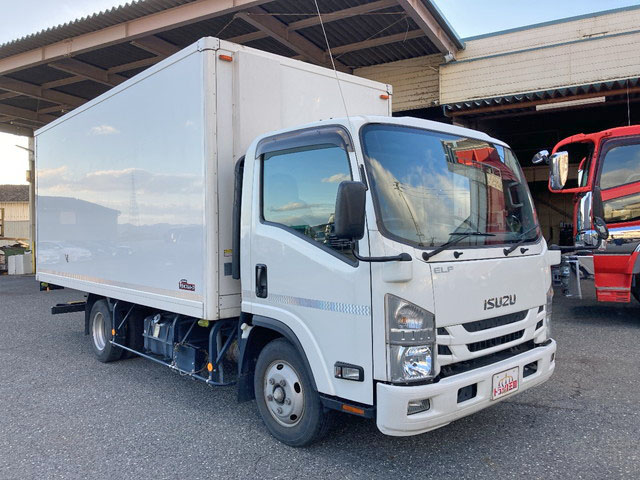 いすゞエルフ冷凍車（冷蔵車）小型（2t・3t）[写真03]