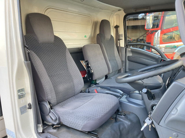 いすゞエルフ冷凍車（冷蔵車）小型（2t・3t）[写真30]