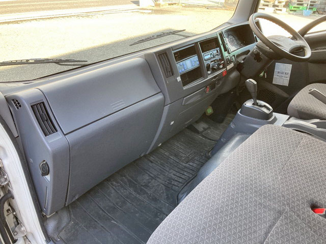 いすゞエルフ冷凍車（冷蔵車）小型（2t・3t）[写真33]