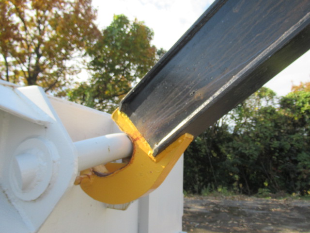 UDトラックスコンドルアームロール増トン（6t・8t）[写真17]