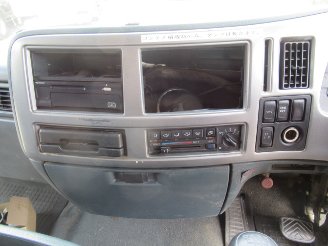 UDトラックスコンドルアームロール増トン（6t・8t）[写真30]