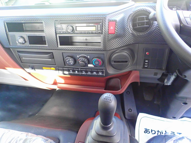 日野レンジャーユニック4段中型（4t）[写真23]