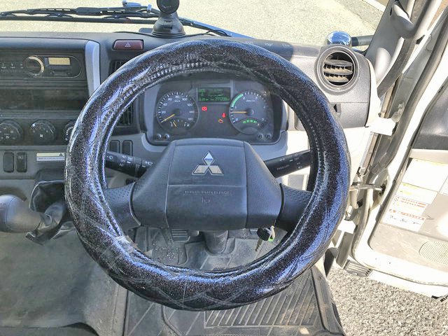 三菱ふそうキャンタークレーン3段小型（2t・3t）[写真36]