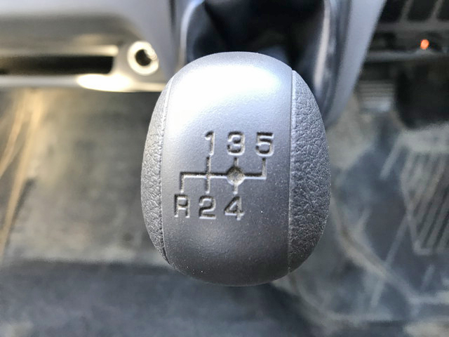 三菱ふそうキャンタークレーン3段小型（2t・3t）[写真37]