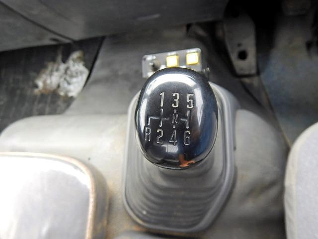 いすゞフォワードダンプ中型（4t）[写真12]