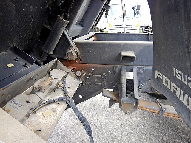いすゞフォワードダンプ中型（4t）[写真19]