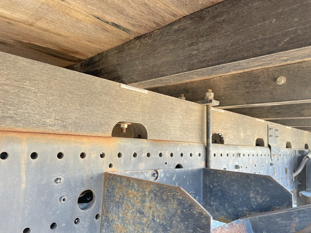 いすゞフォワードクレーン4段中型（4t）[写真25]