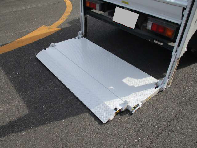 日産アトラス平ボディ小型（2t・3t）[写真10]