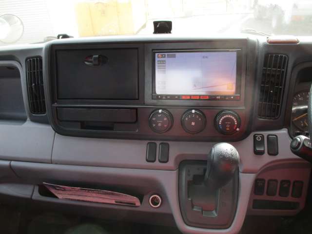 日産アトラス平ボディ小型（2t・3t）[写真15]