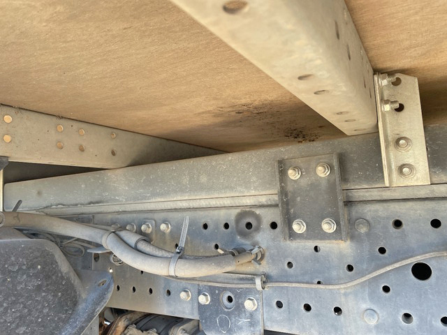 いすゞエルフアルミバン小型（2t・3t）[写真25]