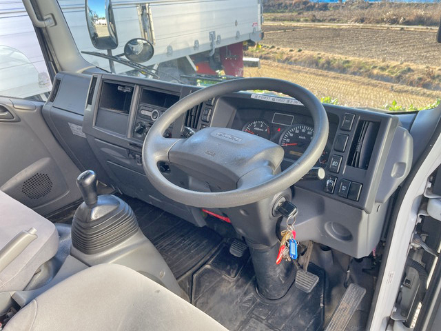 いすゞエルフアルミバン小型（2t・3t）[写真36]