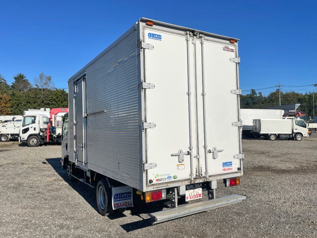 いすゞエルフアルミバン小型（2t・3t）[写真04]