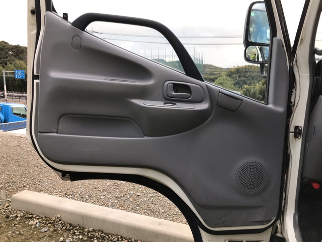 日野デュトロ平ボディ小型（2t・3t）[写真23]