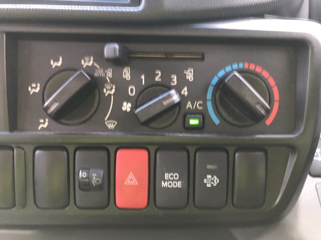 日野デュトロ平ボディ小型（2t・3t）[写真32]