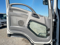 いすゞフォワードユニック4段中型（4t）[写真28]