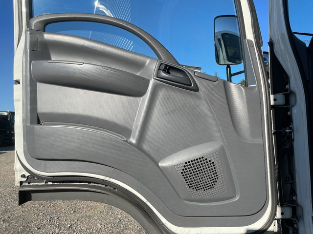 いすゞエルフアルミバン小型（2t・3t）[写真24]