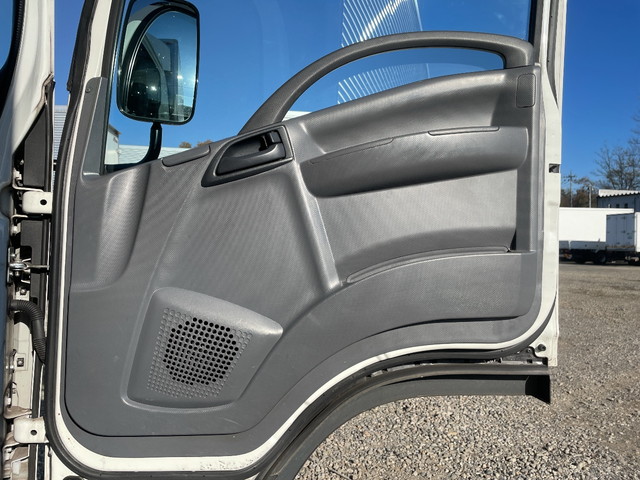 いすゞエルフアルミバン小型（2t・3t）[写真25]