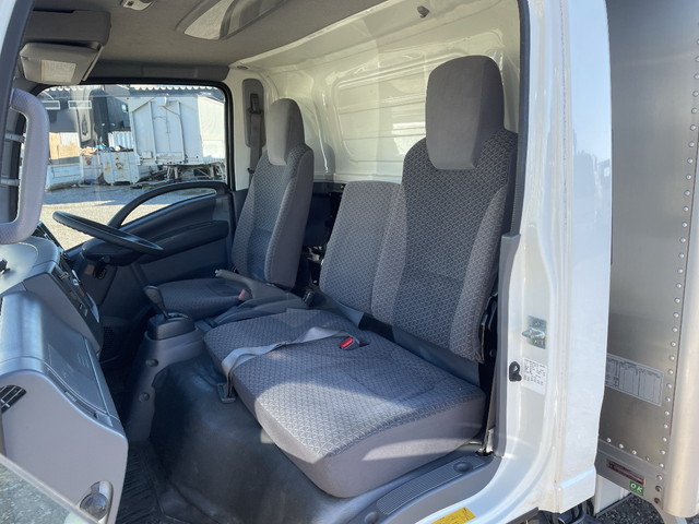 いすゞエルフアルミバン小型（2t・3t）[写真26]