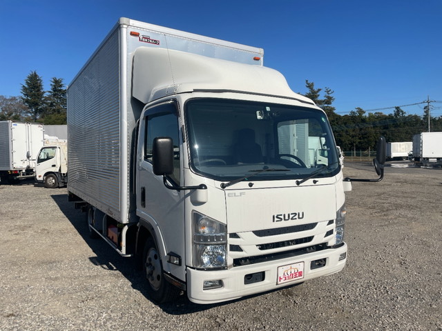 いすゞエルフアルミバン小型（2t・3t）[写真03]