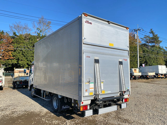 いすゞエルフアルミバン小型（2t・3t）[写真04]