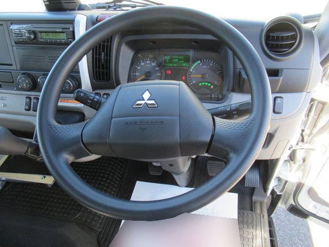 三菱ふそうキャンタークレーン4段小型（2t・3t）[写真10]