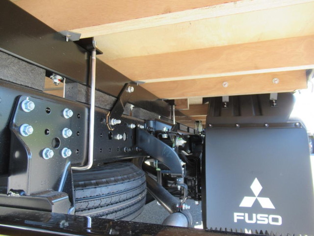 三菱ふそうキャンタークレーン4段小型（2t・3t）[写真31]