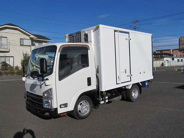 いすゞエルフ冷凍車（冷蔵車）小型（2t・3t）[写真02]
