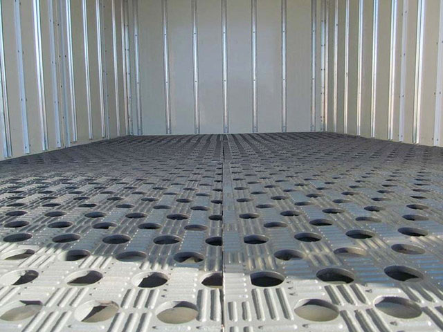 いすゞエルフ冷凍車（冷蔵車）小型（2t・3t）[写真05]