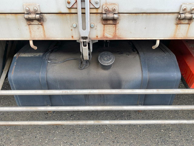 三菱ふそうスーパーグレート幌ウイング大型（10t）[写真18]