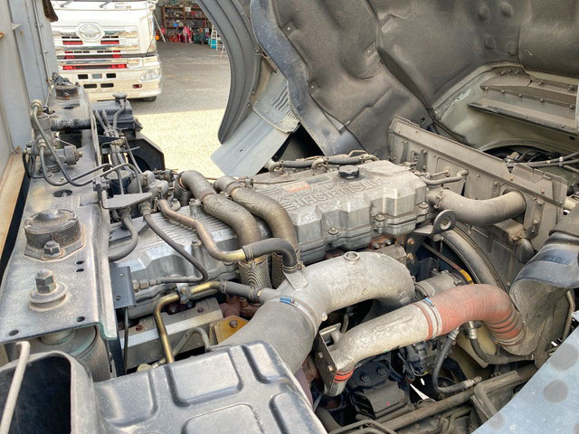 三菱ふそうスーパーグレート幌ウイング大型（10t）[写真24]