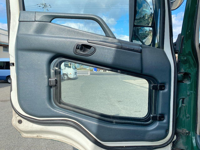 三菱ふそうスーパーグレート幌ウイング大型（10t）[写真26]