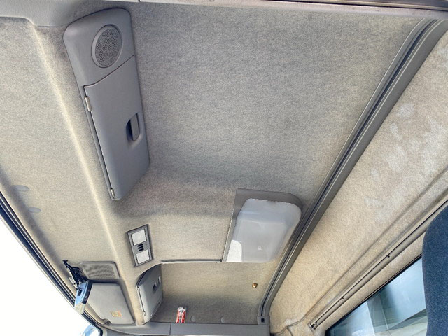 三菱ふそうスーパーグレート幌ウイング大型（10t）[写真32]