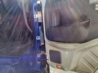 UDトラックスクオントレーラーヘッド（トラクターヘッド）大型（10t）[写真12]