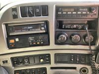 UDトラックスクオントレーラーヘッド（トラクターヘッド）大型（10t）[写真16]