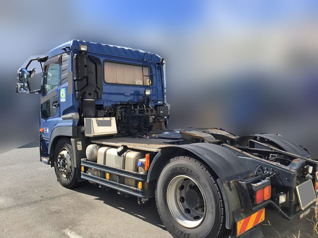 UDトラックスクオントレーラーヘッド（トラクターヘッド）大型（10t）[写真02]