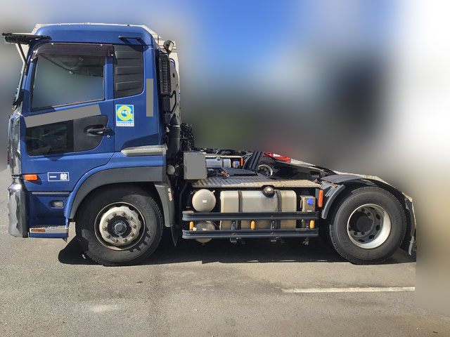 UDトラックスクオントレーラーヘッド（トラクターヘッド）大型（10t）[写真03]