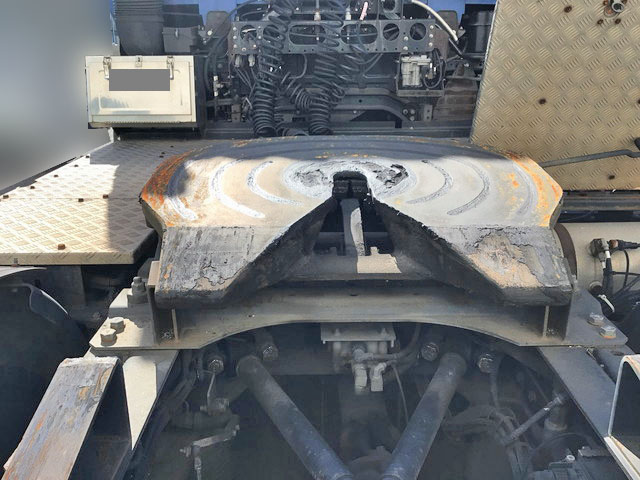 UDトラックスクオントレーラーヘッド（トラクターヘッド）大型（10t）[写真05]