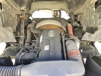 UDトラックスクオントレーラーヘッド（トラクターヘッド）大型（10t）[写真09]