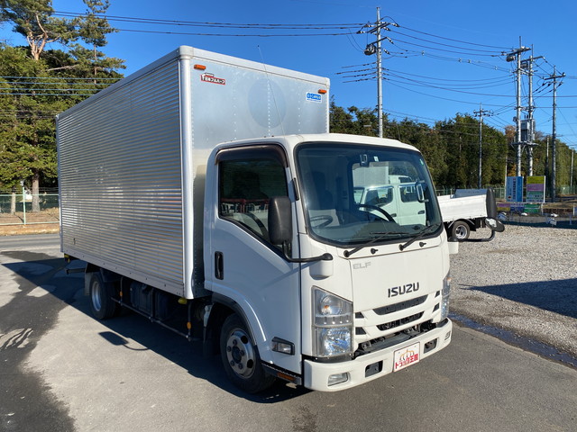 いすゞエルフアルミバン小型（2t・3t）[写真03]