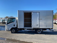 いすゞエルフアルミバン小型（2t・3t）[写真06]