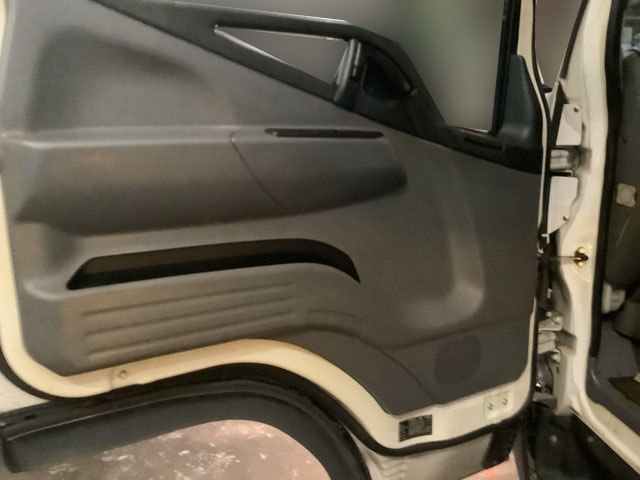 三菱ふそうキャンター冷凍車（冷蔵車）小型（2t・3t）[写真24]