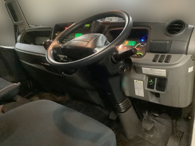 三菱ふそうキャンター冷凍車（冷蔵車）小型（2t・3t）[写真29]